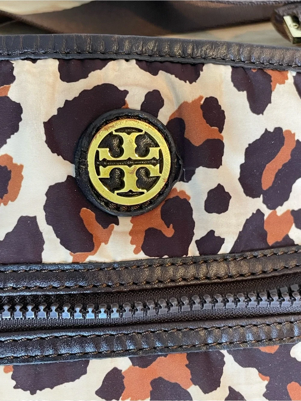 Tory Burch compact leopard